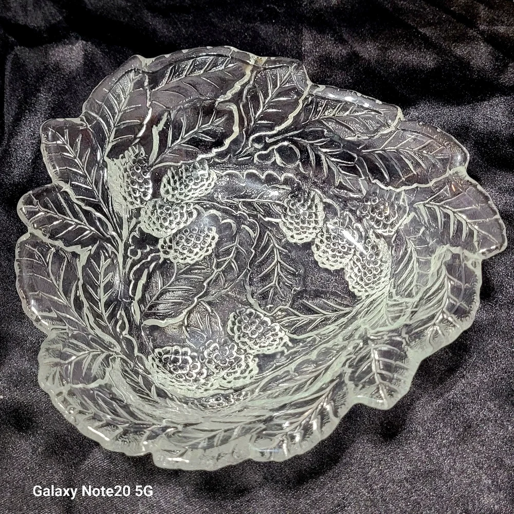 Vintage Indian Glass~Clear~Loganberry and Leaf Pattern~Candy Dish~Bowl~Embossed